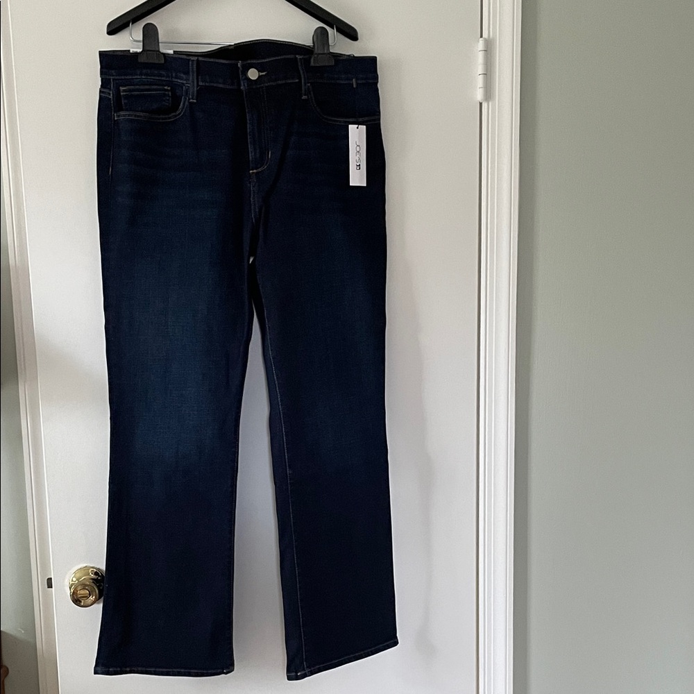 Joe’s Jeans Provocateur Petite Bootcut Jeans in Heart